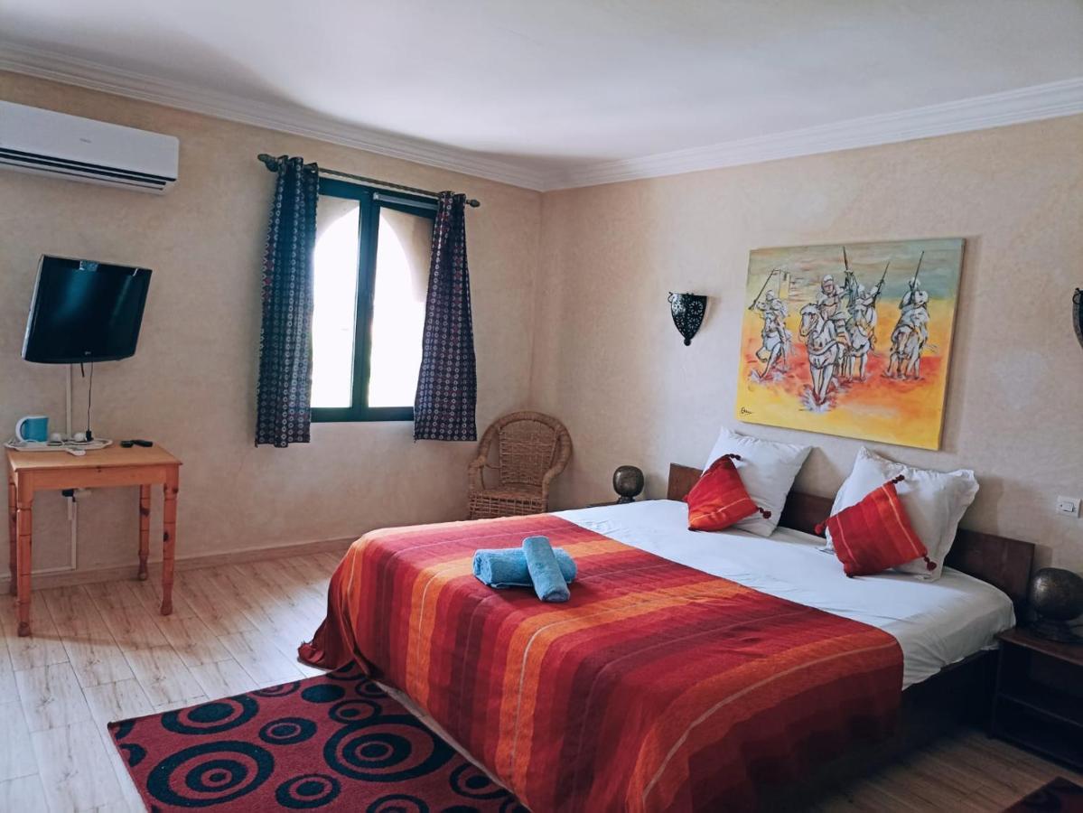 Bed and Breakfast Les Jardins D Amizmiz 6 Piscines Wawizelte Exterior foto