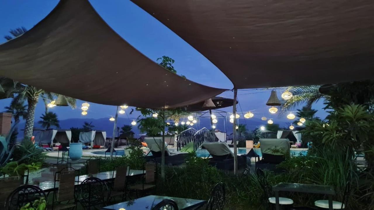 Bed and Breakfast Les Jardins D Amizmiz 6 Piscines Wawizelte Exterior foto