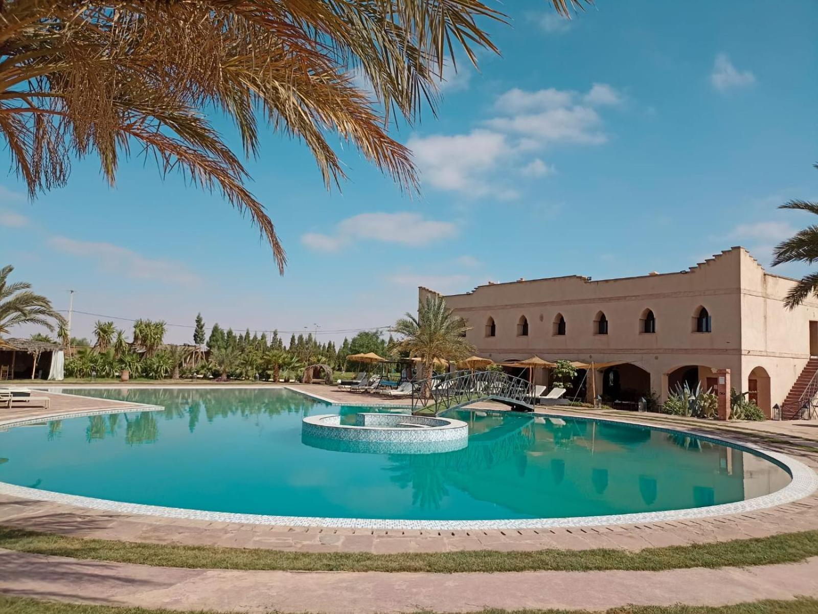 Bed and Breakfast Les Jardins D Amizmiz 6 Piscines Wawizelte Exterior foto