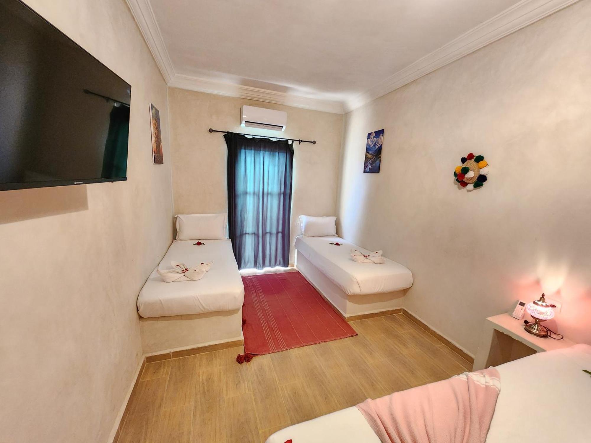 Bed and Breakfast Les Jardins D Amizmiz 6 Piscines Wawizelte Exterior foto