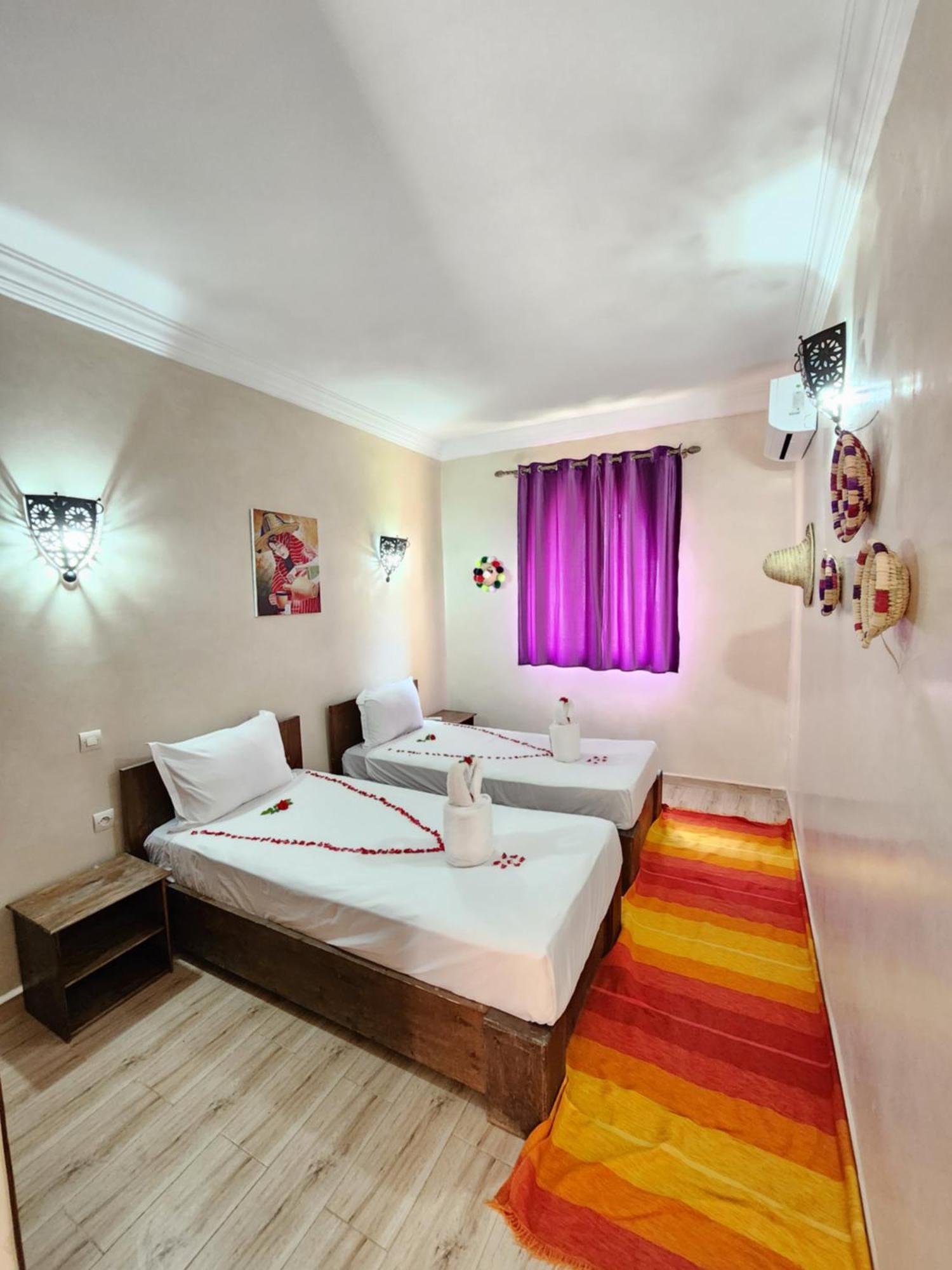 Bed and Breakfast Les Jardins D Amizmiz 6 Piscines Wawizelte Exterior foto