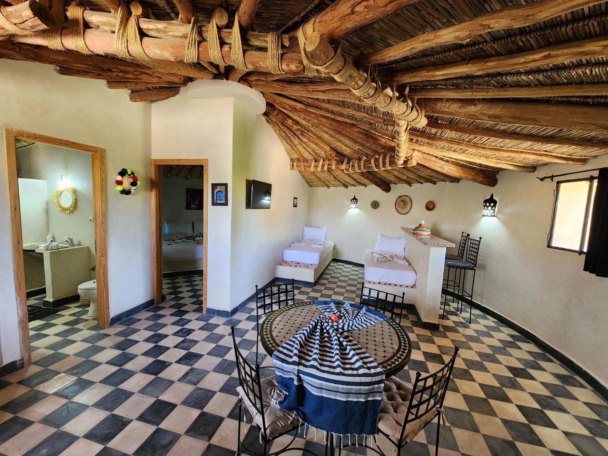 Bed and Breakfast Les Jardins D Amizmiz 6 Piscines Wawizelte Exterior foto