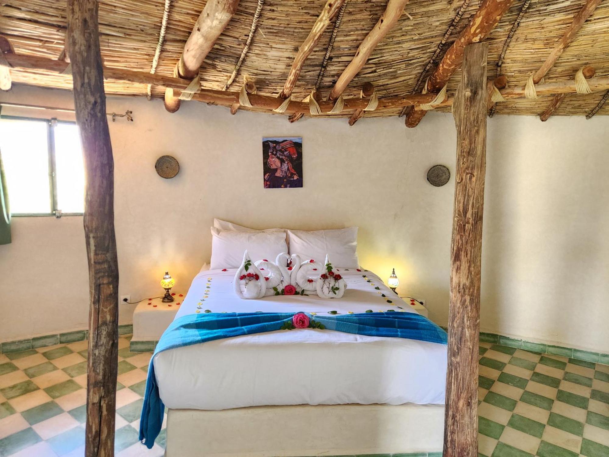Bed and Breakfast Les Jardins D Amizmiz 6 Piscines Wawizelte Exterior foto