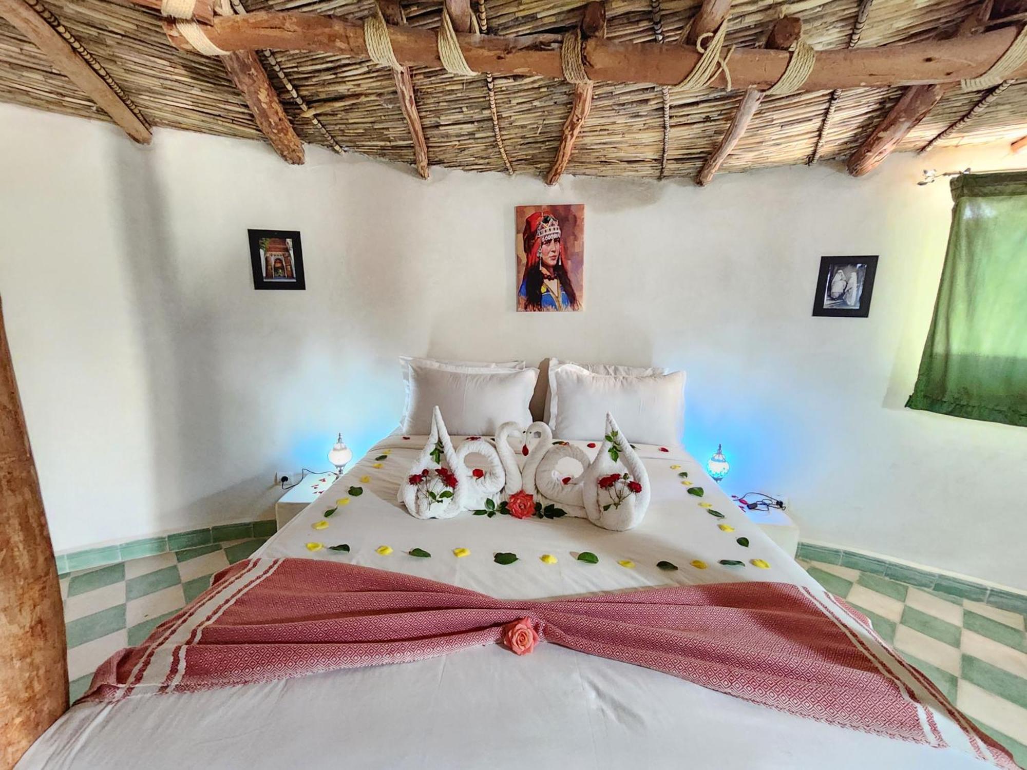 Bed and Breakfast Les Jardins D Amizmiz 6 Piscines Wawizelte Exterior foto