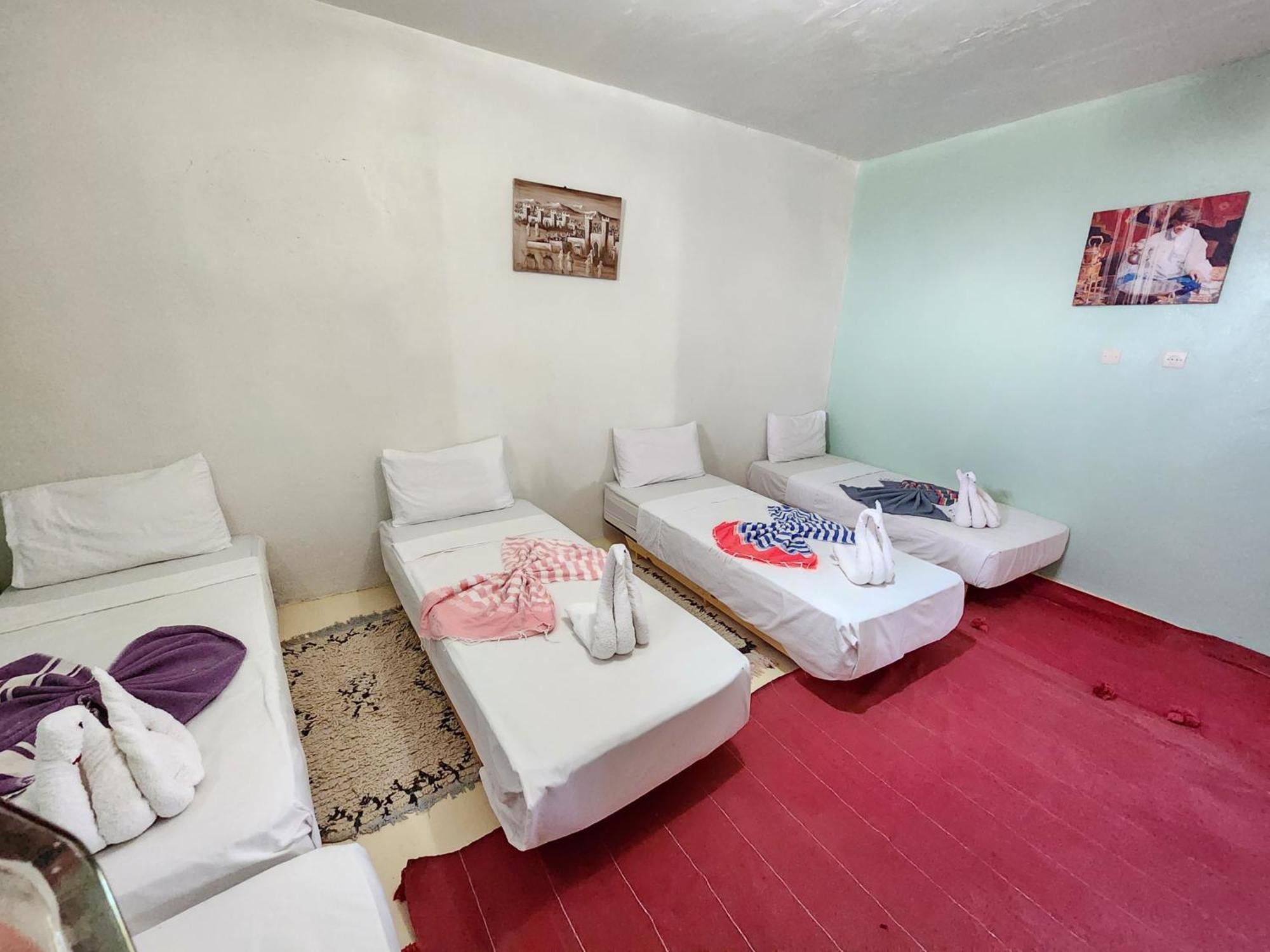Bed and Breakfast Les Jardins D Amizmiz 6 Piscines Wawizelte Exterior foto